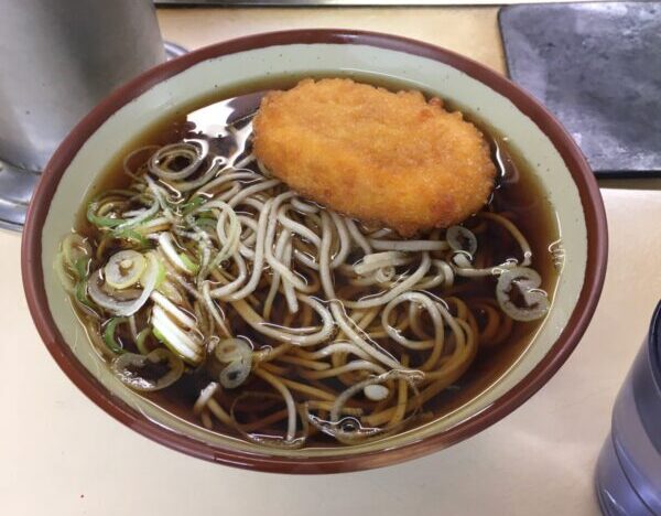 横浜でランキング１位駅前立ち食い蕎麦の王道 きそば 鈴一 さん シウマイ博士の放浪記